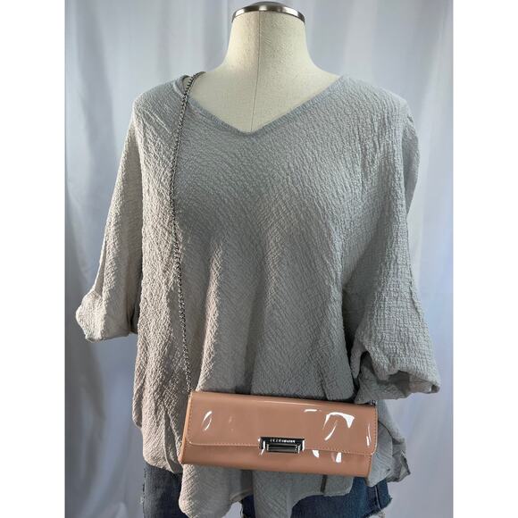 Linen v-neckline crinkle pull-on relaxed blouse one size - Picture 4 of 6